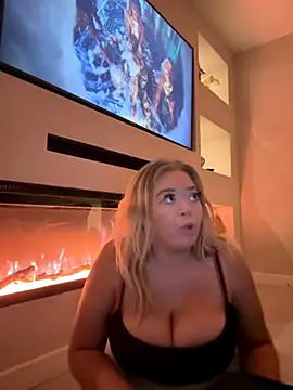 KaylaTrudi online show from 10.15.25