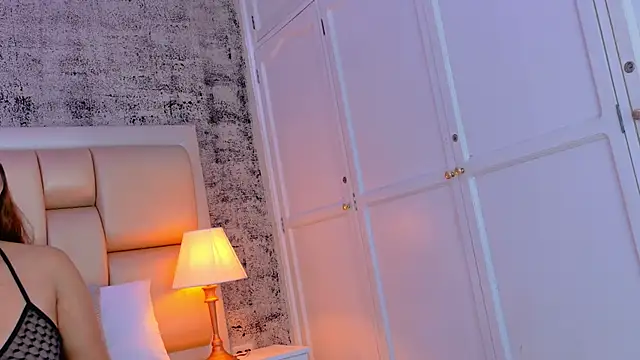 Snapshot of Edna_Copper chatting on 10.03.25 Edna Copper online show from 10.03.25