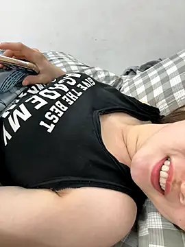 PhuongNhi21 online show from 10.29.25