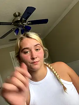 Kaylayoung12 online show from 09.13.25