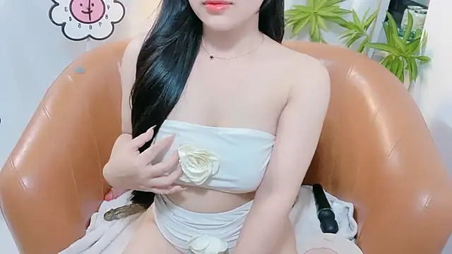 Snapshot of --Ssu--Jp chatting on 10.29.25 --Ssu--Jp online show from 10.29.25