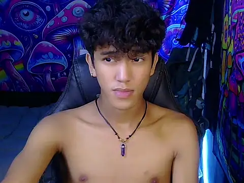 Snapshot of kenbigcockxx chatting on 06.08.26 kenbigcockxx online show from 06.08.26