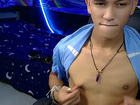Snapshot of kenbigcockxx chatting on 07.15.26 kenbigcockxx online show from 07.15.26