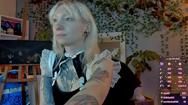 Snapshot of tattoo_art_baby chatting on 06.25.26 tattoo art baby online show from 06.25.26