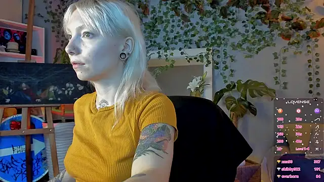 Snapshot of tattoo_art_baby chatting on 06.25.26 tattoo art baby online show from 06.25.26