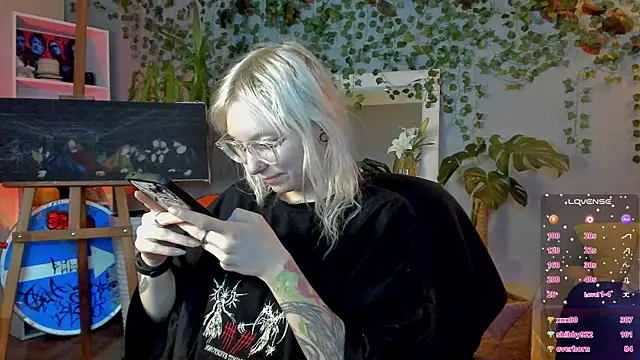 Snapshot of tattoo_art_baby chatting on 06.26.26 tattoo art baby online show from 06.26.26
