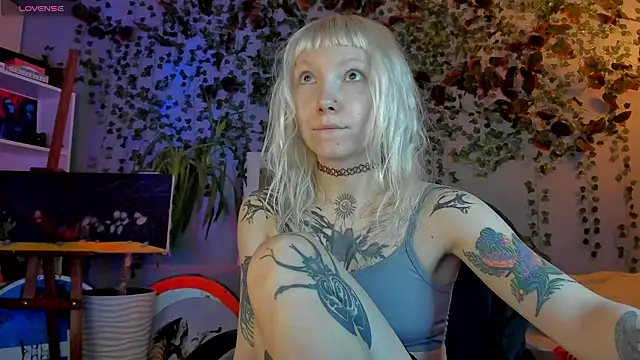 Snapshot of tattoo_art_baby chatting on 08.01.26 tattoo art baby online show from 08.01.26