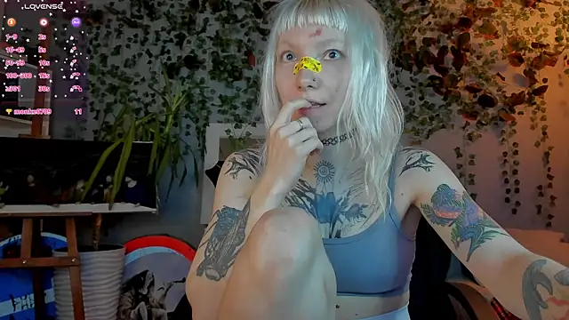 Snapshot of tattoo_art_baby chatting on 08.08.26 tattoo art baby online show from 08.08.26