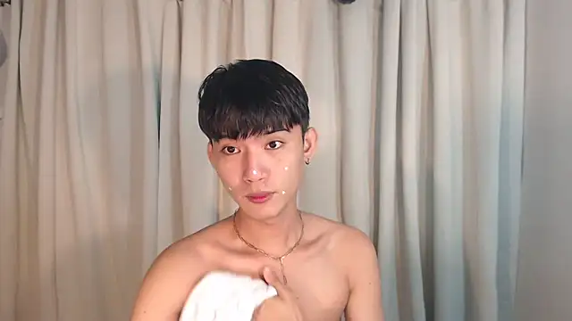 Snapshot of asian_dai chatting on 09.24.25 asian dai online show from 09.24.25