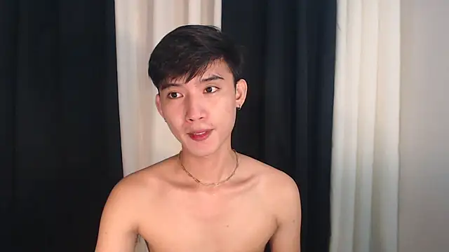 Snapshot of asian_dai chatting on 10.01.25 asian dai online show from 10.01.25