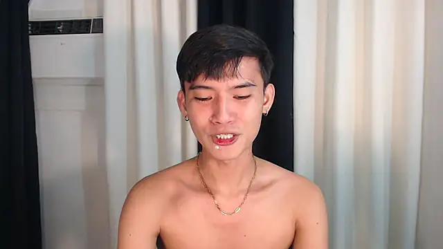 Snapshot of asian_dai chatting on 10.15.25 asian dai online show from 10.15.25