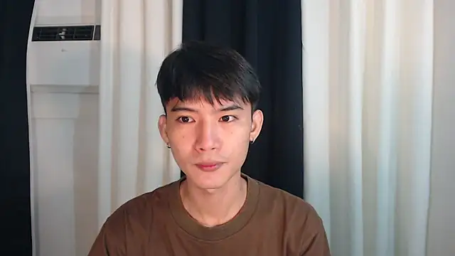 Snapshot of asian_dai chatting on 10.19.25 asian dai online show from 10.19.25