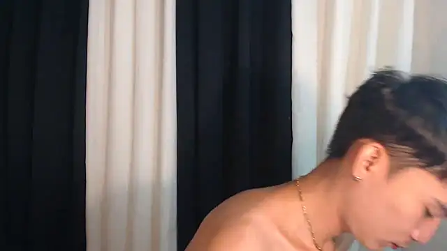 Snapshot of asian_dai chatting on 10.21.25 asian dai online show from 10.21.25