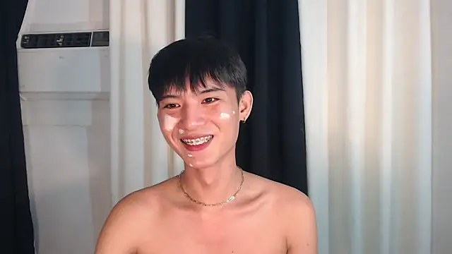 Snapshot of asian_dai chatting on 10.27.25 asian dai online show from 10.27.25