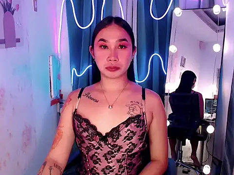 in yourdreamstarxx online show from 11.21.25