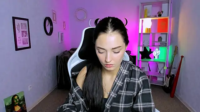 Snapshot of miki-niki chatting on 09.10.25 miki-niki online show from 09.10.25