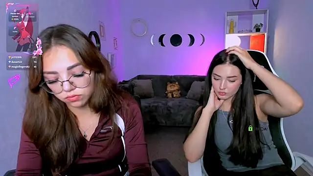 Snapshot of miki-niki chatting on 09.22.25 miki-niki online show from 09.22.25