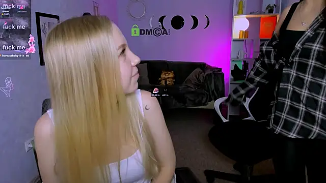 Snapshot of miki-niki chatting on 09.25.25 miki-niki online show from 09.25.25