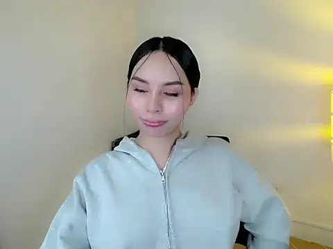 Snapshot of holly_tabby chatting on 05.24.26 holly tabby online show from 05.24.26