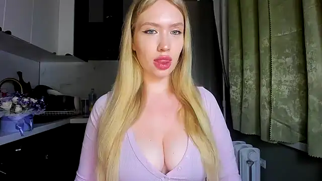 Snapshot of NicoleRiccii chatting on 09.25.25 NicoleRiccii online show from 09.25.25