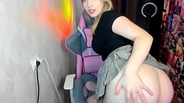 NicoleRiccii online show from 06.11.26