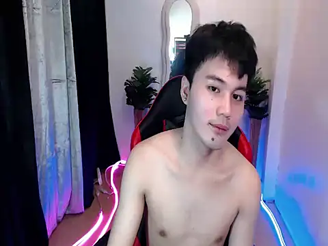 urasiantwink69 online show from 09.28.25