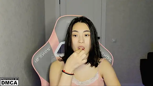 MeilideQian1 online show from 10.20.25