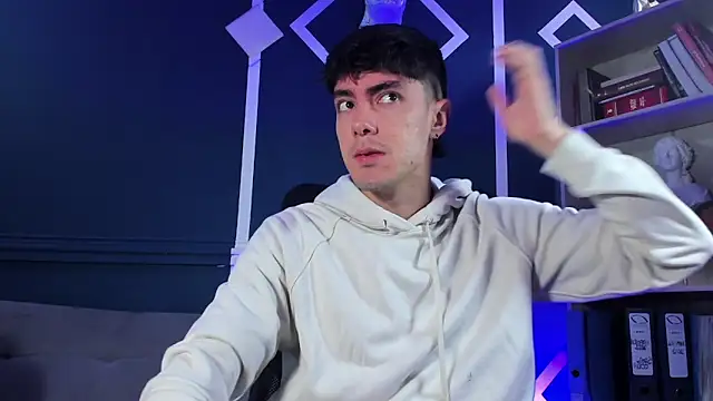 Snapshot of etham_wolf_ chatting on 09.25.25 etham wolf online show from 09.25.25