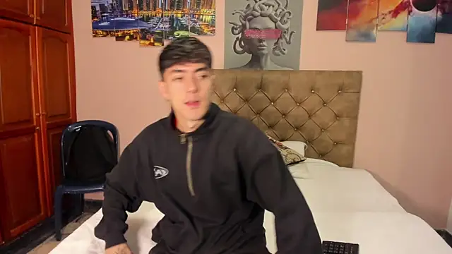 Snapshot of etham_wolf_ chatting on 09.30.25 etham wolf online show from 09.30.25