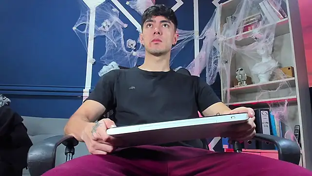 Snapshot of etham_wolf_ chatting on 10.22.25 etham wolf online show from 10.22.25