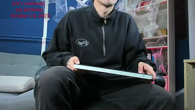 Snapshot of etham_wolf_ chatting on 10.23.25 etham wolf online show from 10.23.25