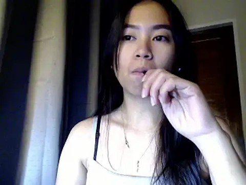 Snapshot of candycrushyyy chatting on 10.17.25 candycrushyyy online show from 10.17.25