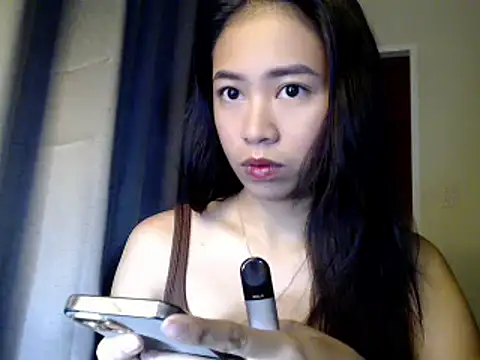 Snapshot of candycrushyyy chatting on 10.29.25 candycrushyyy online show from 10.29.25