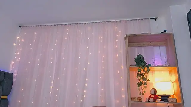 Snapshot of anitaglow chatting on 09.28.25 anitaglow online show from 09.28.25