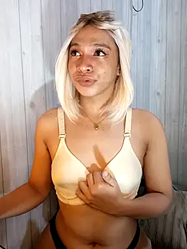 Snapshot of Lovely_Daugs chatting on 02.08.26 Lovely Daugs online show from 02.08.26