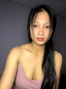 vyvy777 online show from 10.25.25