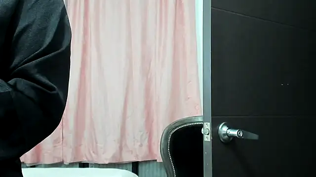 Snapshot of ADHARAMILLER__1111 chatting on 10.31.25 ADHARAMILLER  1111 online show from 10.31.25