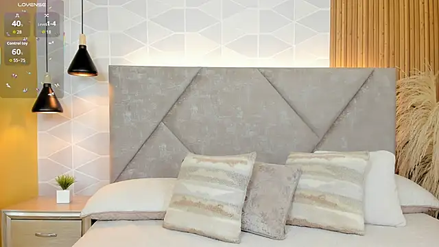 Jade Whisper online show from 10.16.25