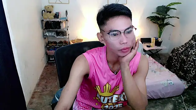 Snapshot of naughty_rence chatting on 11.02.25 naughty rence online show from 11.02.25