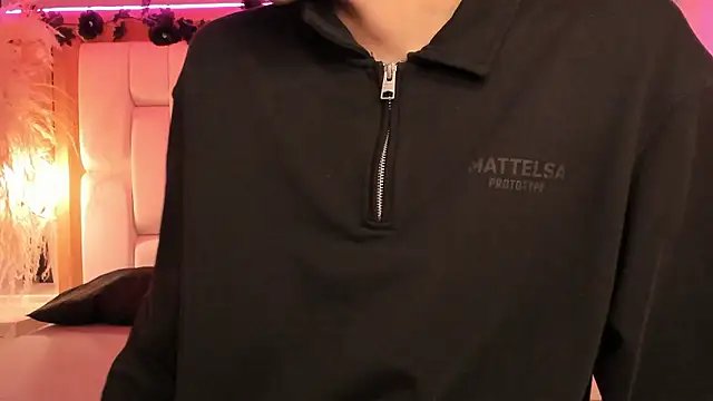 Daphne And Roger online show from 02.05.26