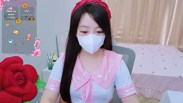 Snapshot of -MinaYoung- chatting on 10.14.25 -MinaYoung- online show from 10.14.25