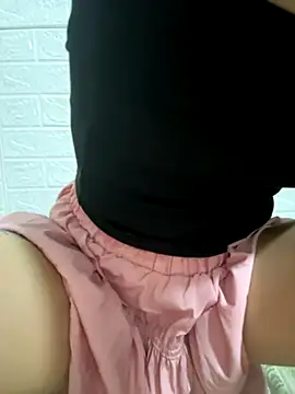 Shiny Babe online show from 10.05.25