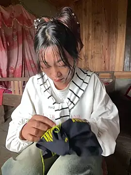 Snapshot of isaaa5 chatting on 10.24.25 isaaa5 online show from 10.24.25