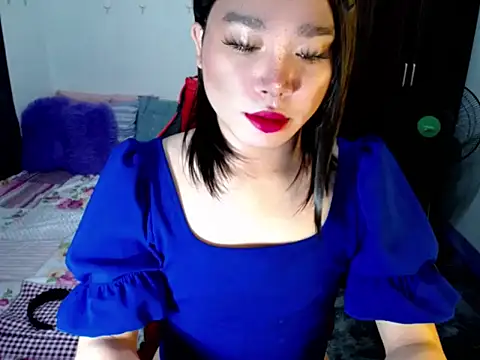 Snapshot of Urassiansweetcummer chatting on 09.12.25 Urassiansweetcummer online show from 09.12.25