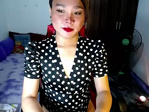 Urassiansweetcummer online show from 04.12.26