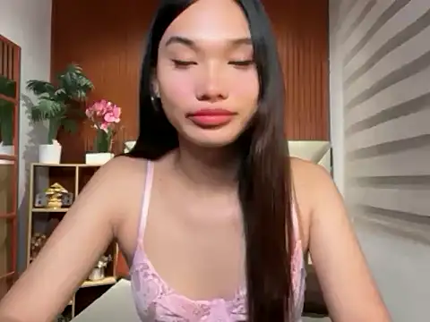 Snapshot of universal_slutt chatting on 06.19.26 universal slutt online show from 06.19.26