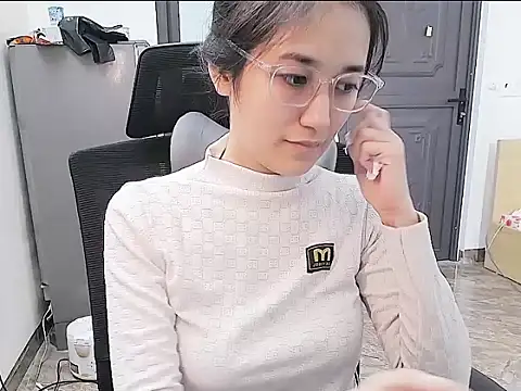 Shulee21 online show from 10.20.25