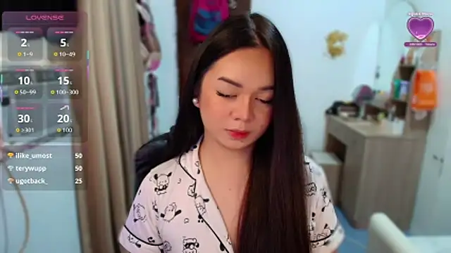 sofiahot365 online show from 12.20.25