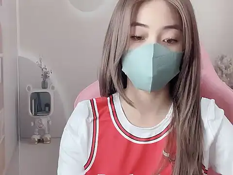 Snapshot of _KiuAnh_22 chatting on 11.18.25 KiuAnh 22 online show from 11.18.25