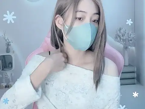 Snapshot of _KiuAnh_22 chatting on 11.18.25 KiuAnh 22 online show from 11.18.25